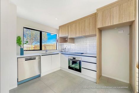 Photo of property in 1/267 Great North Road, Henderson, Auckland, 0612