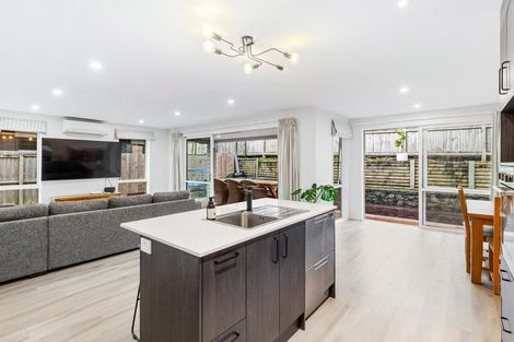 Photo of property in 36 Accolage Boulevard, Kumeu, 0810