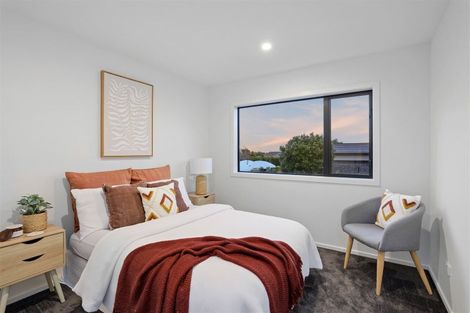 Photo of property in 17 Aratoro Place, Mount Pleasant, Christchurch, 8081