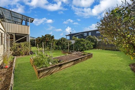 Photo of property in 22 Aputa Avenue, Te Puru, Thames, 3575