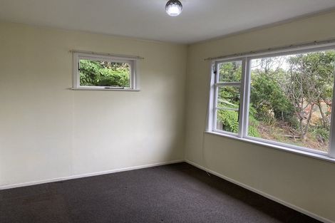 Photo of property in 2 Horokiwi Road West, Newlands, Wellington, 6037