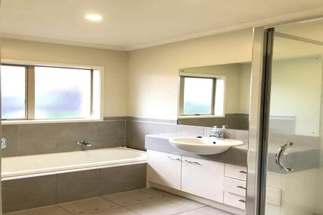 Photo of property in 3 Stornaway Drive, Flat Bush, Auckland, 2016