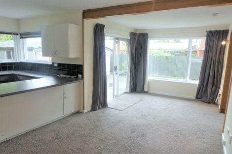 Photo of property in 11 Valerie Place, Redwood, Christchurch, 8051
