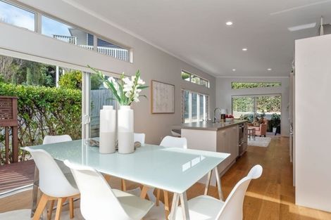 Photo of property in 9 Tobago Place, Sunnynook, Auckland, 0620