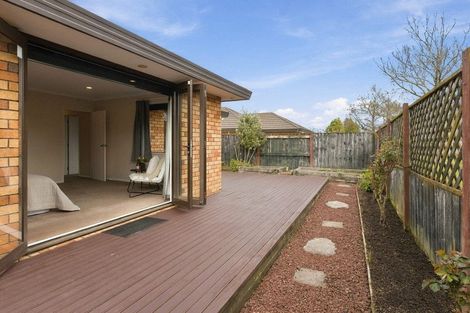 Photo of property in 21 Sorrento Place, Kelvin Grove, Palmerston North, 4414