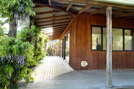 Photo of property in 7 Neudorf Road, Upper Moutere, 7175