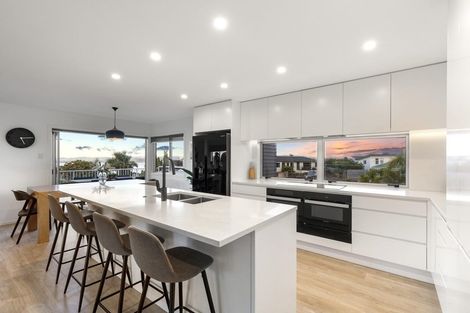 Photo of property in 113 Litten Road, Cockle Bay, Auckland, 2014