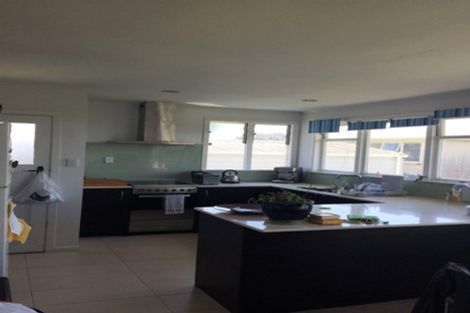 Photo of property in 90 Knights Road, Rothesay Bay, Auckland, 0630