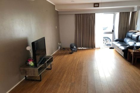 Photo of property in 1/77 Tiraumea Drive, Pakuranga, Auckland, 2010