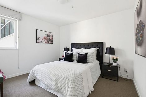Photo of property in Montreaux Apartments, 9i/164 The Terrace, Wellington Central, Wellington, 6011