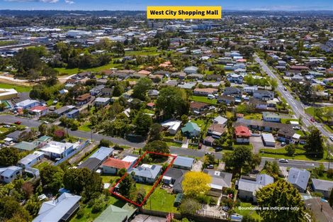 Photo of property in 10 Ribblesdale Road, Henderson, Auckland, 0612