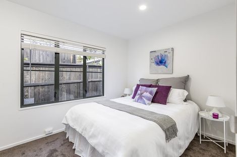 Photo of property in 3/8 Golf Road, New Lynn, Auckland, 0600