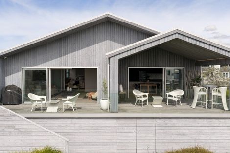 Photo of property in 1025b Papamoa Beach Road, Papamoa Beach, 3118
