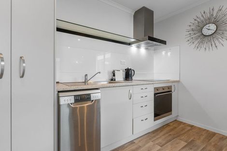 Photo of property in 16 Crest Way, Papamoa, 3118