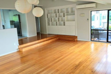 Photo of property in 10 Viking Avenue, Hillsborough, Auckland, 1042