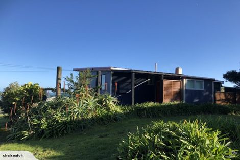 Photo of property in 5 Tokopapa Street, Mokau, 4376