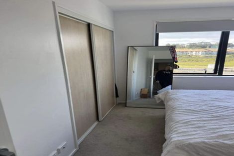 Photo of property in Apollo Apartments, 201/46 Rosedale Road, Rosedale, Auckland, 0632