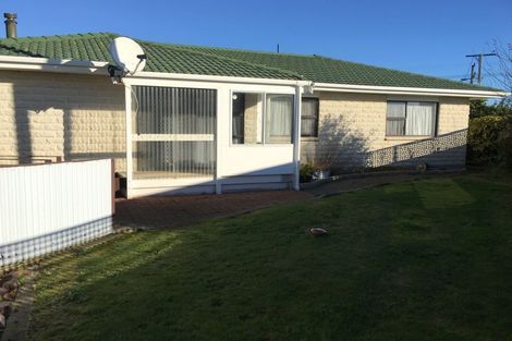 Photo of property in 21 Nuku Street, Tangimoana, 4822