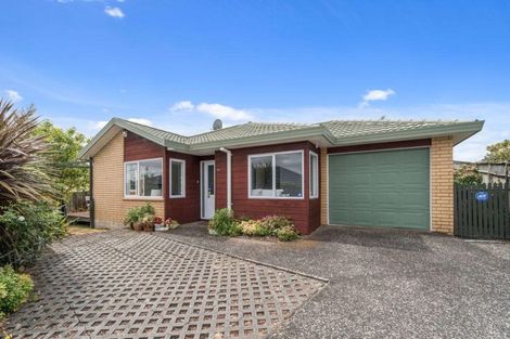 Photo of property in 10 Imelda Road, Te Atatu Peninsula, Auckland, 0610