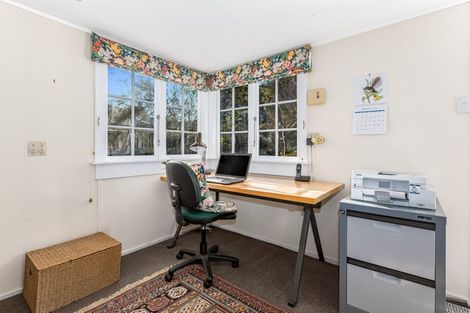 Photo of property in 10 Kowhai Street, Eastbourne, Lower Hutt, 5013