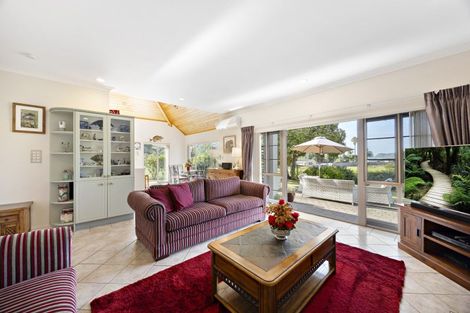 Photo of property in 1471 Clevedon Kawakawa Road, Kawakawa Bay, Papakura, 2585