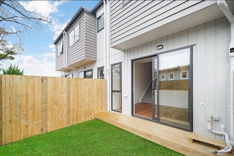 Photo of property in 3/32 Sunlands Drive, Manurewa, Auckland, 2102