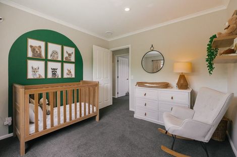 Photo of property in 20 Abby Road, Fitzherbert, Palmerston North, 4410