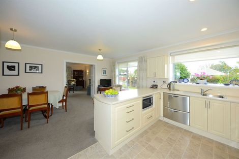 Photo of property in 33 Tintern Avenue, Avonhead, Christchurch, 8042