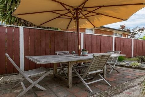 Photo of property in 1 Alf Walker Place, Papakura, 2110