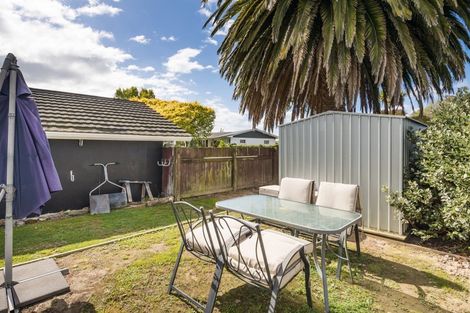 Photo of property in 11 Catlins Crescent, Milson, Palmerston North, 4414