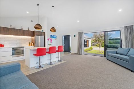 Photo of property in 128 Kupe Drive, Whitianga, 3510