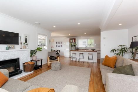 Photo of property in 185 Mangorei Road, Merrilands, New Plymouth, 4312