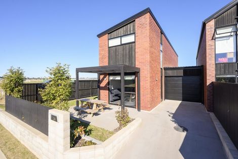 Photo of property in 24 Atutahi Lane, Papamoa, 3118