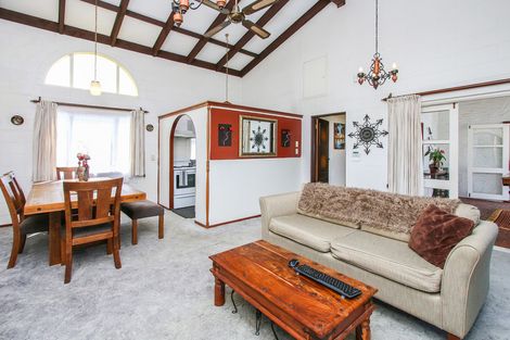 Photo of property in 1/164 Titirangi Road, New Lynn, Auckland, 0600