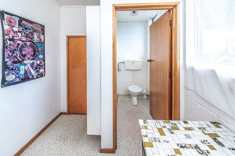 Photo of property in 16 Swinbourne Street, Waverley, 4510