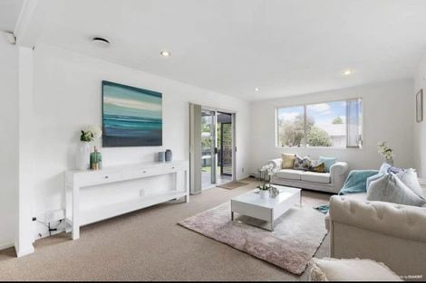 Photo of property in 4 Glennandrew Drive, Half Moon Bay, Auckland, 2012