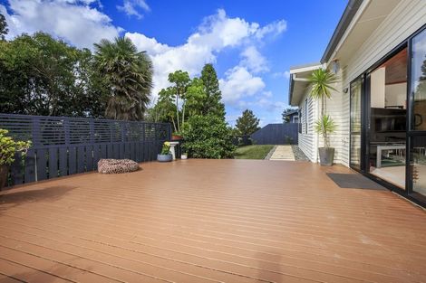 Photo of property in 19 Kitewao Street, Northcote, Auckland, 0627