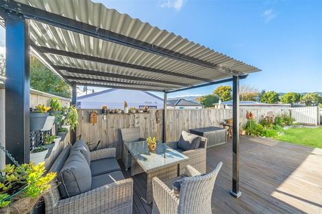 Photo of property in 11 Poulson Grove, Trentham, Upper Hutt, 5018