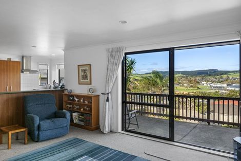 Photo of property in 26 Te Kauri Place, Helensville, 0800