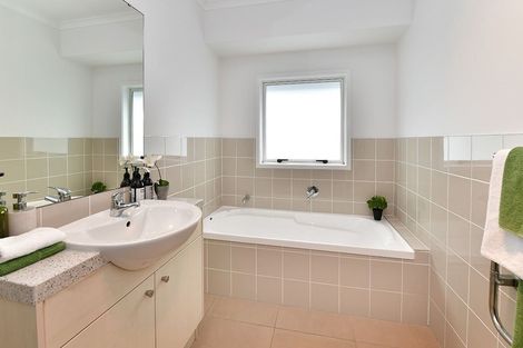 Photo of property in 121 Parkview Drive, Gulf Harbour, Whangaparaoa, 0930