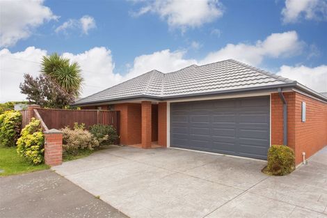 Photo of property in 14 Sawyers Arms Road, Northcote, Christchurch, 8052