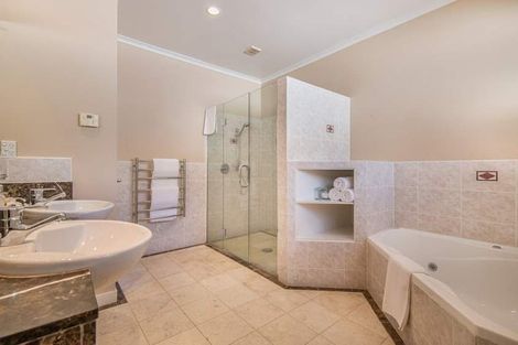 Photo of property in 79 Manor Park, Sunnyhills, Auckland, 2010