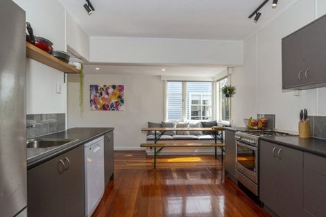 Photo of property in 14 Cornwall Street, Brooklands, New Plymouth, 4310