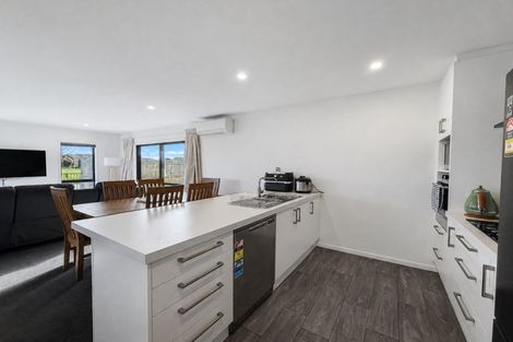 Photo of property in 1 Robalan Close, Halswell, Christchurch, 8025