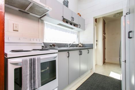 Photo of property in 1/164 Titirangi Road, New Lynn, Auckland, 0600