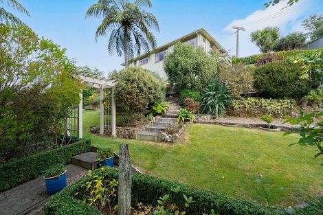 Photo of property in 6 Te Reinga View, Tawa, Wellington, 5028