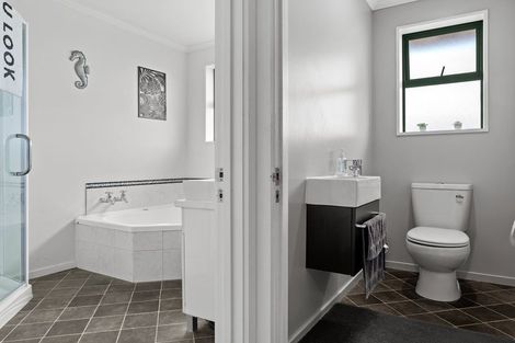 Photo of property in 21 Lakeland Avenue, Twizel, 7901