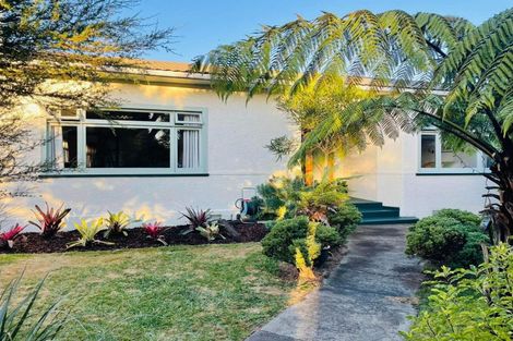 Photo of property in 6 Taranaki Street, Saint Johns Hill, Whanganui, 4501