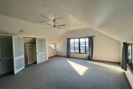 Photo of property in 28 Pohutukawa Avenue, Red Beach, 0932