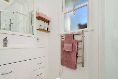 Photo of property in 1/13 Otakau Road, Milford, Auckland, 0620